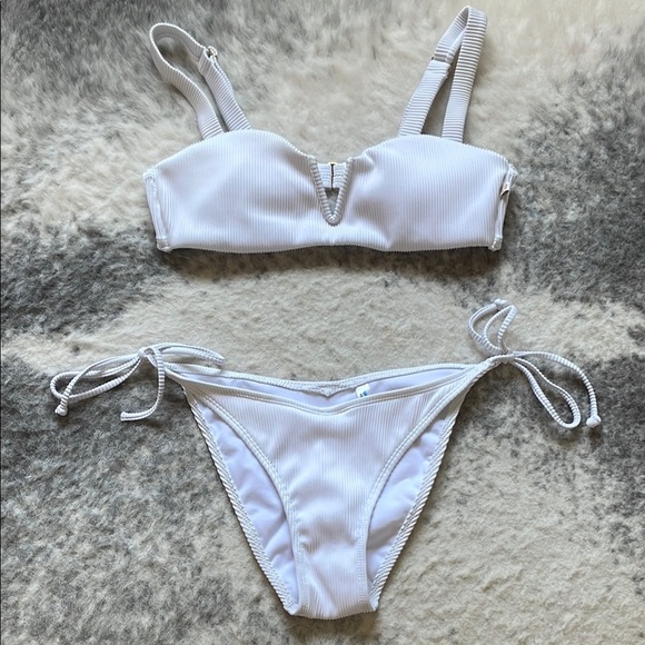 La Vie en Rose White Ribbed Bikini Set - Picture 1 of 16